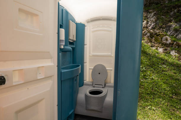 Best Portable Restroom Servicing (Cleaning and Restocking)  in East Williston, NY